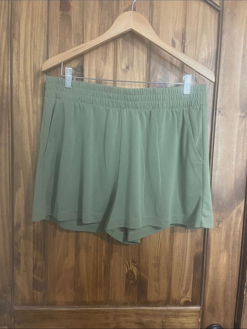Lou & Grey Olive Green Elastic Waist  Shorts